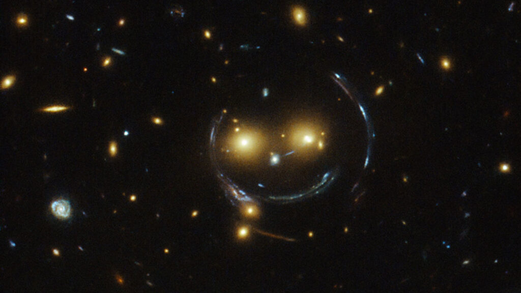 Bitte recht freundlich! Hubble-Weltraumteleskop fotografiert kosmischen Smiley
